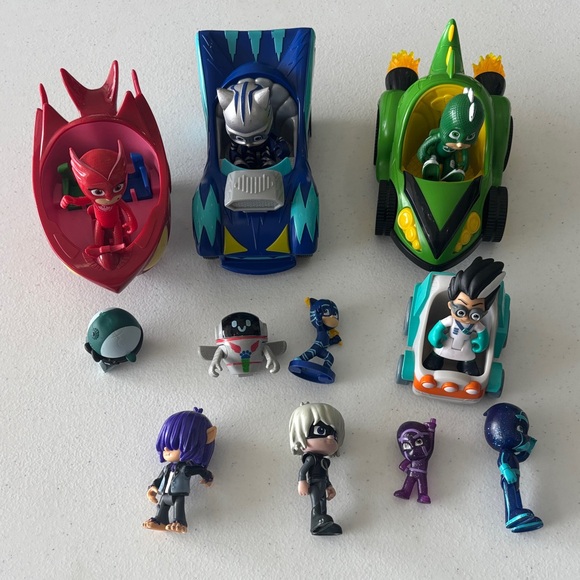 Superhero PJ Masks Vehicle and Figure Set - Multicolor - Picture 1 of 1